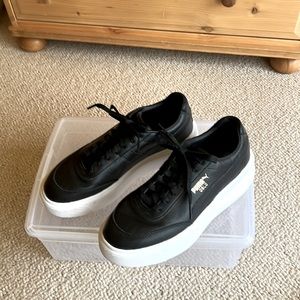 Puma NWOT Black leather platform size 10 women